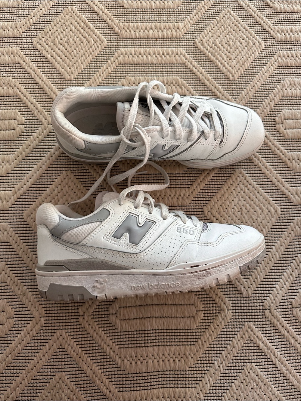 New Balance 550 White size 8 - Picture 2 of 6